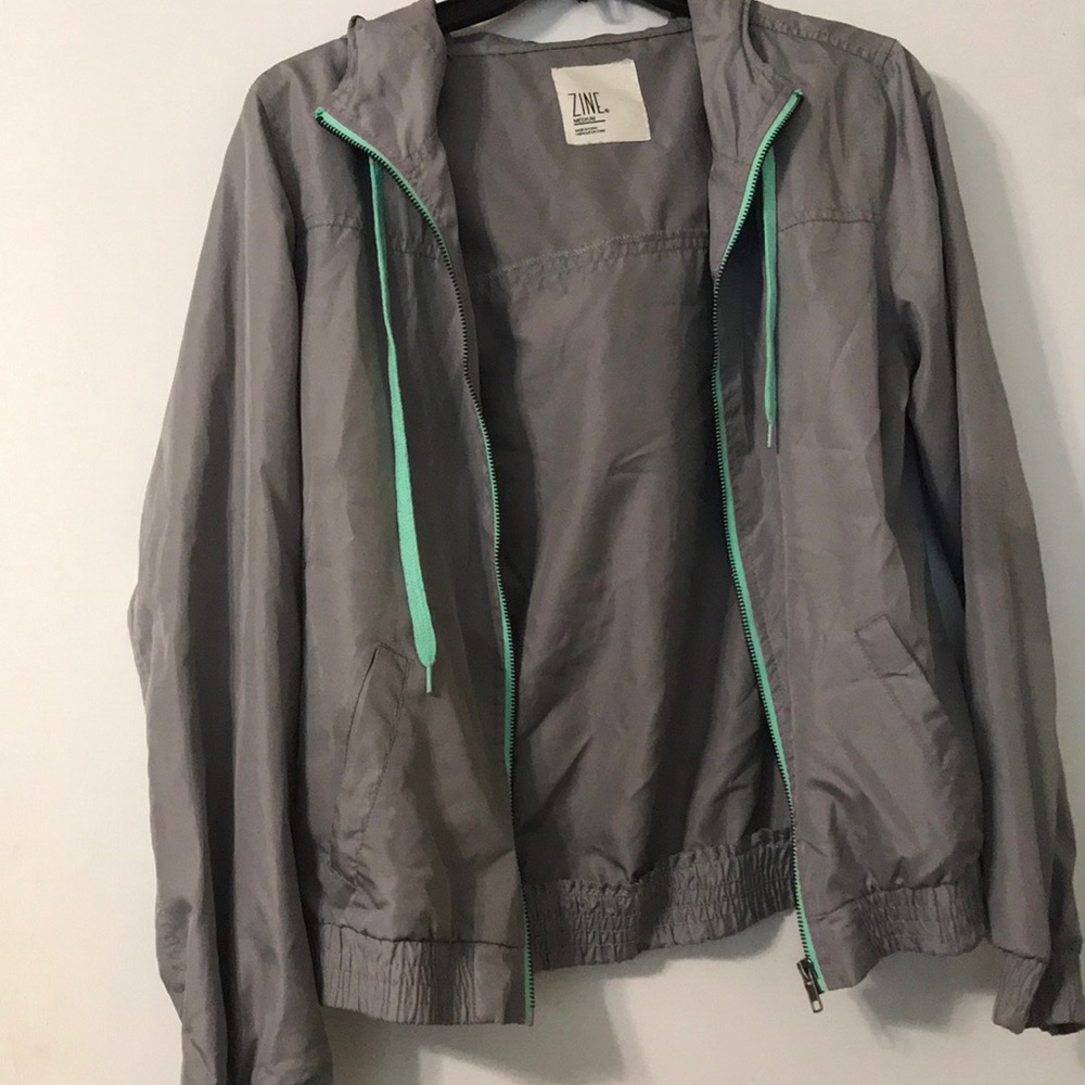 Zumiez wind breaker